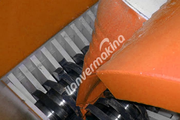 CS-SERİSİ METAL PARÇALAMA MAKİNASI