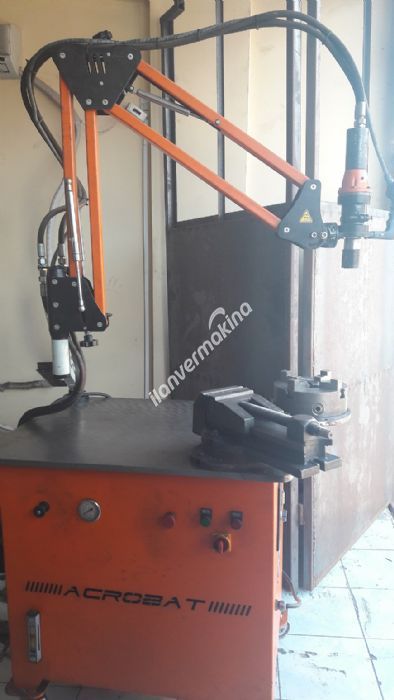 Akrobat Kılavuz Çekme Makinası