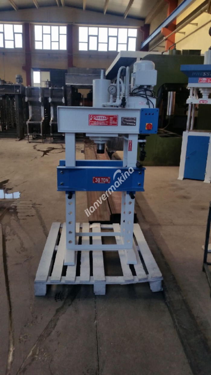 30 Ton Motorlu Kollu Hidrolik Atölye Presi