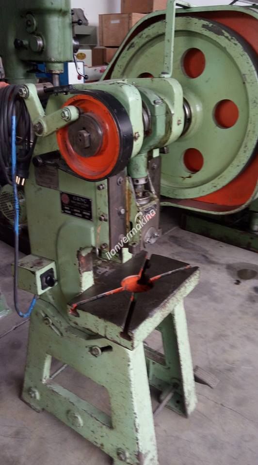 GENÇ MARKA 15 TON EKSANTİRİK PRES