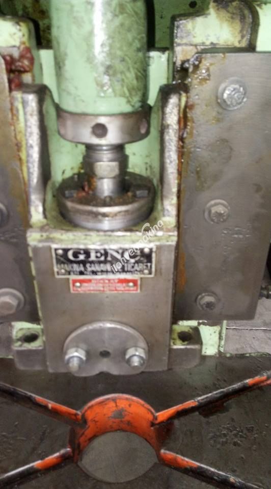 GENÇ MARKA 15 TON EKSANTİRİK PRES