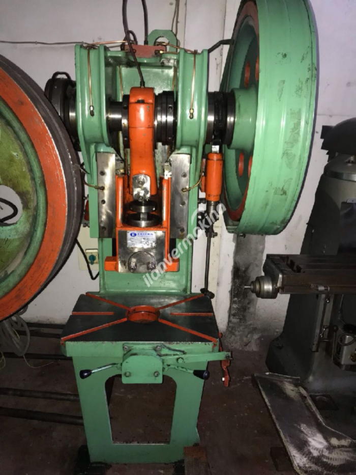 ERTÜRK MARKA 35 TONLUK EKSANTRİK PRES ÇOK TEMİZ 