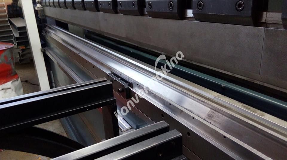 4 Eksen Cnc Durmazlar Abkant 4 Metre 220 Ton 2015 Model