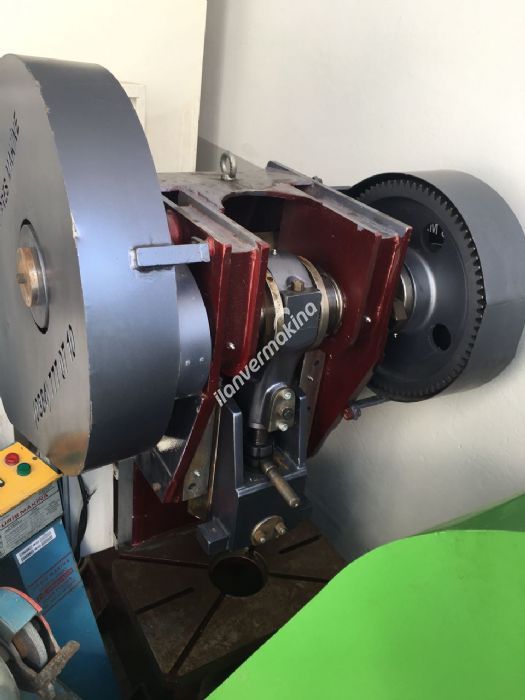 HİTİT MARKA 40 TONLUK ÇELİK GÖVDE EKSANTRİK PRES