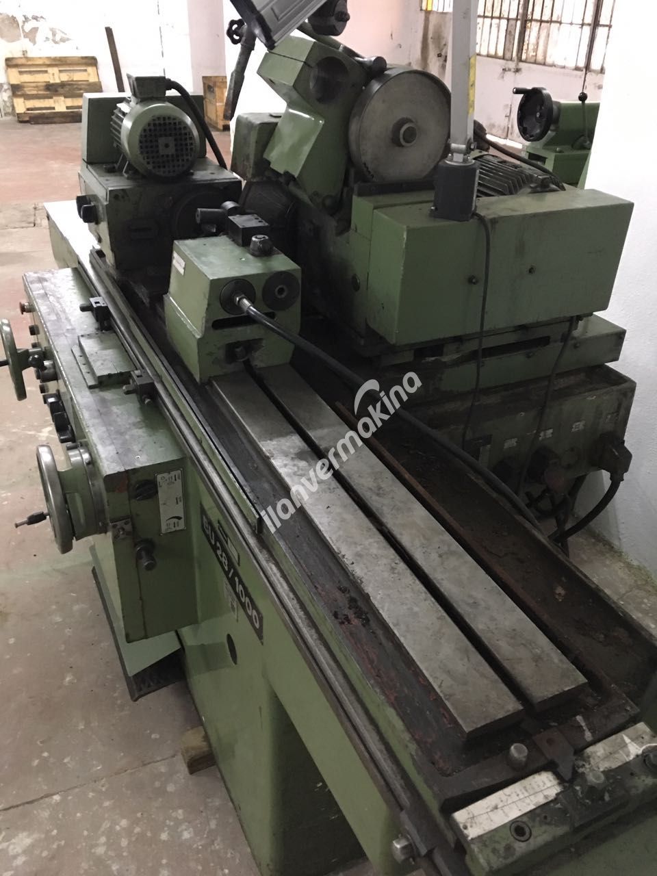 Taksan BU28/1000 1 Metre Silindirik Taşlama