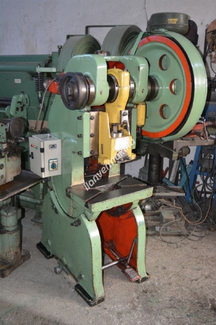 25 TONLUK EKSANTRİK PRES DÖKÜM GÖVDE