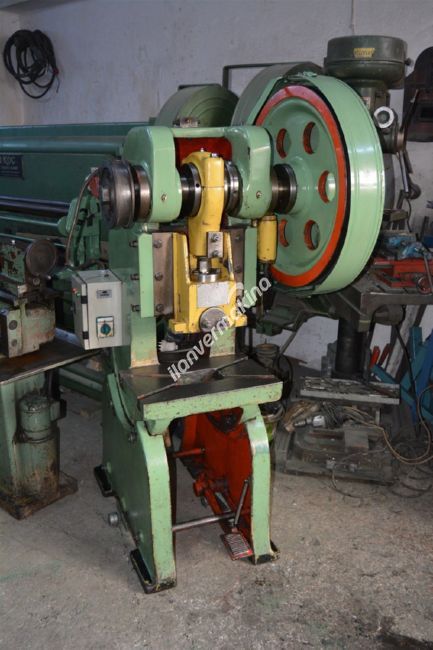 25 TONLUK EKSANTRİK PRES DÖKÜM GÖVDE