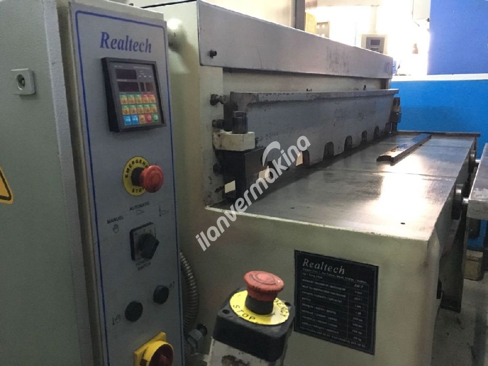 1300 x 3 MM. REDÜKTÖRLÜ GİYOTİN MAKAS