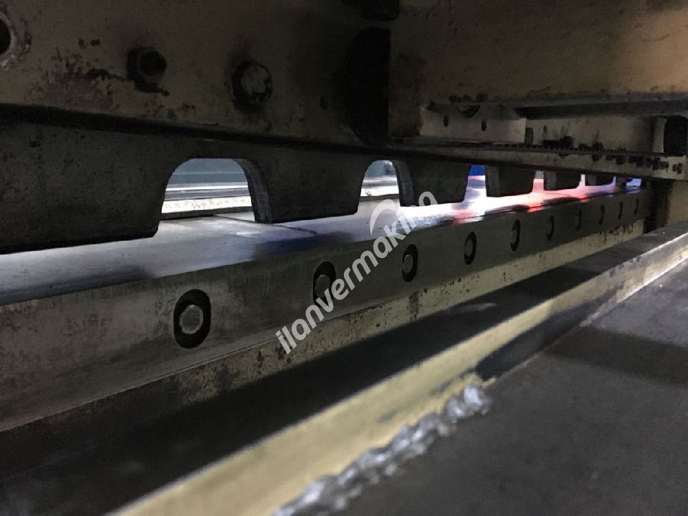 1300 x 3 MM. REDÜKTÖRLÜ GİYOTİN MAKAS