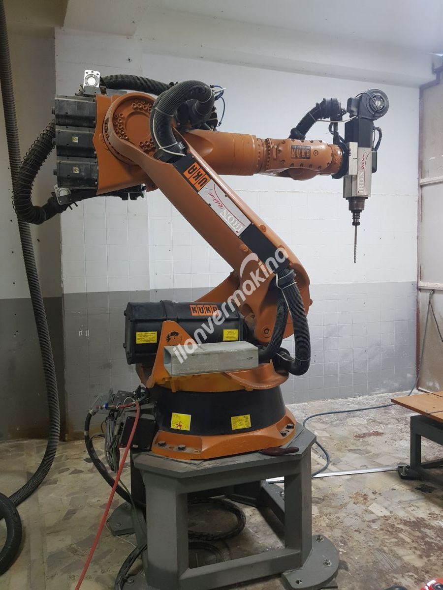 KR-210 Kuka Robot