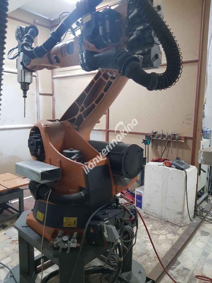 KR-210 Kuka Robot