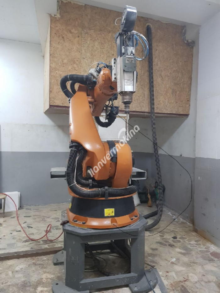 KR-210 Kuka Robot