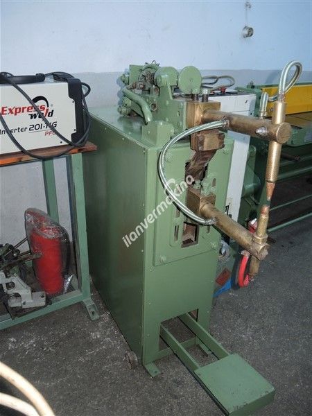 SATILIK 40 KVA SAVAŞ MARKA PUNTA KAYNAK MAKİNASI