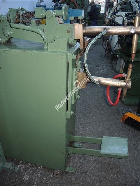 SATILIK 40 KVA SAVAŞ MARKA PUNTA KAYNAK MAKİNASI