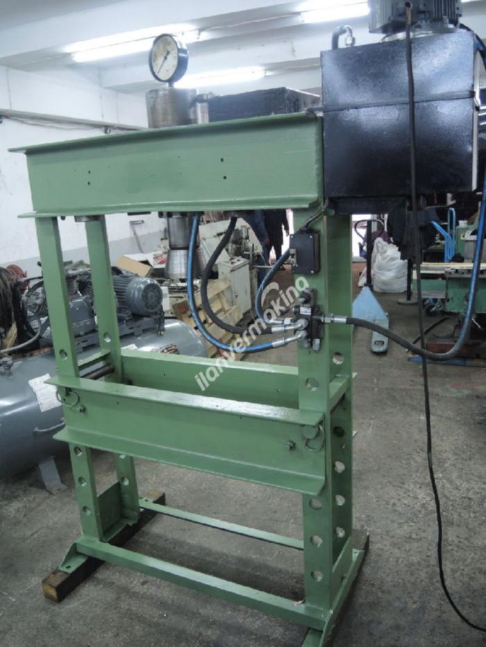 60 TONLUK HİDROLİK PRES