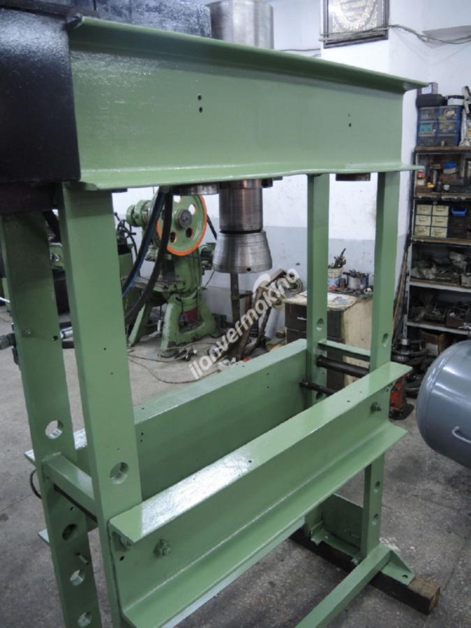 60 TONLUK HİDROLİK PRES