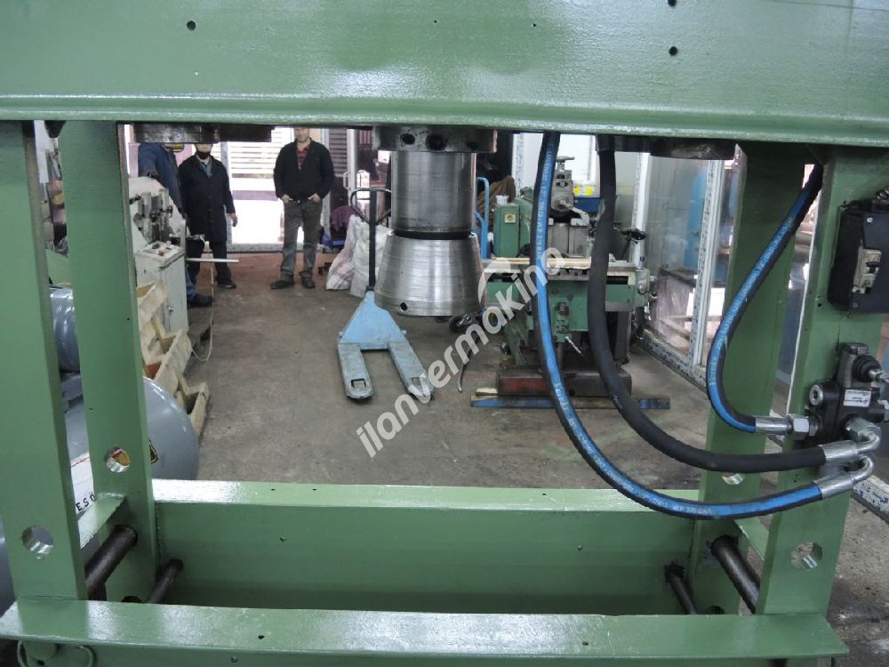 60 TONLUK HİDROLİK PRES