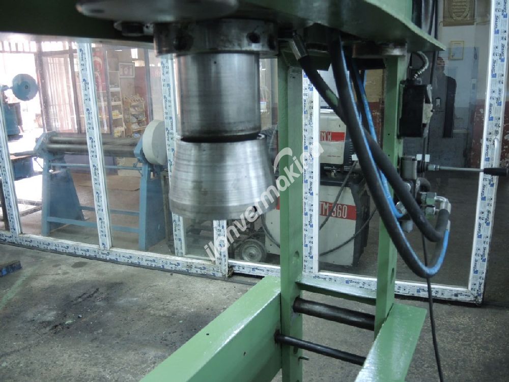 60 TONLUK HİDROLİK PRES