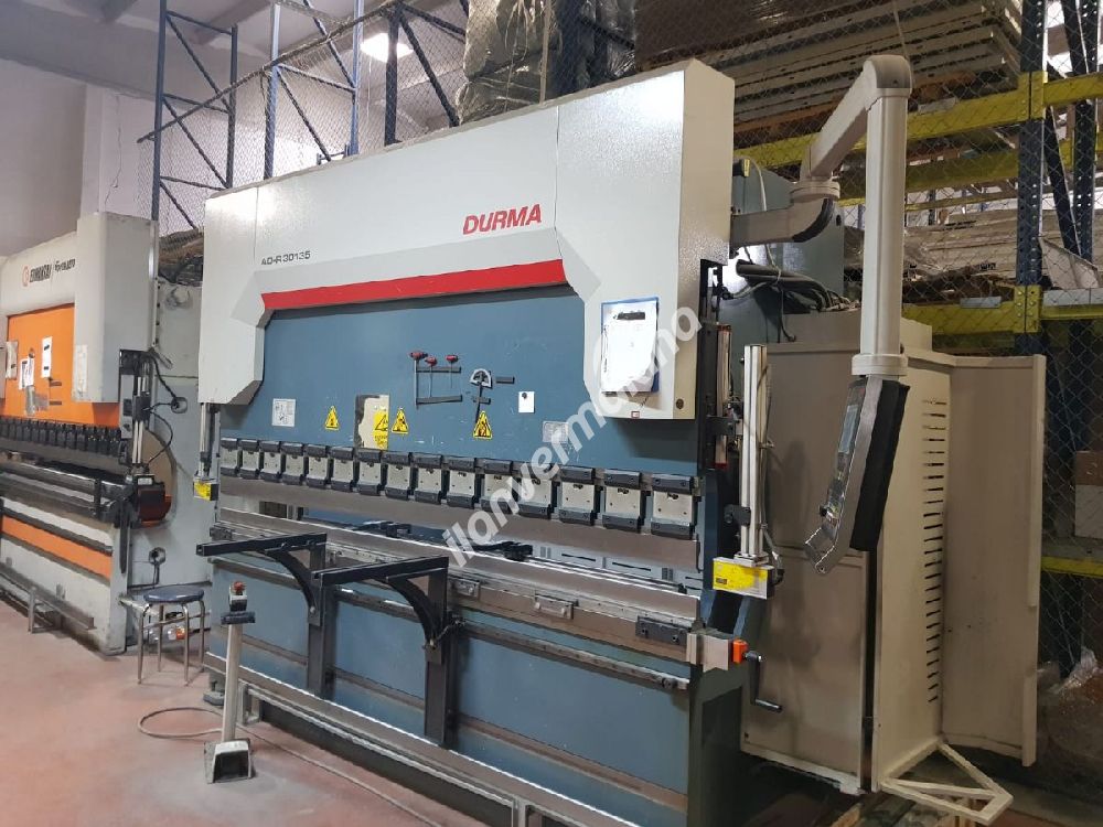 Durmazlar AD-R 30135 Abkant Pres 3 metre-135 ton 6mm.