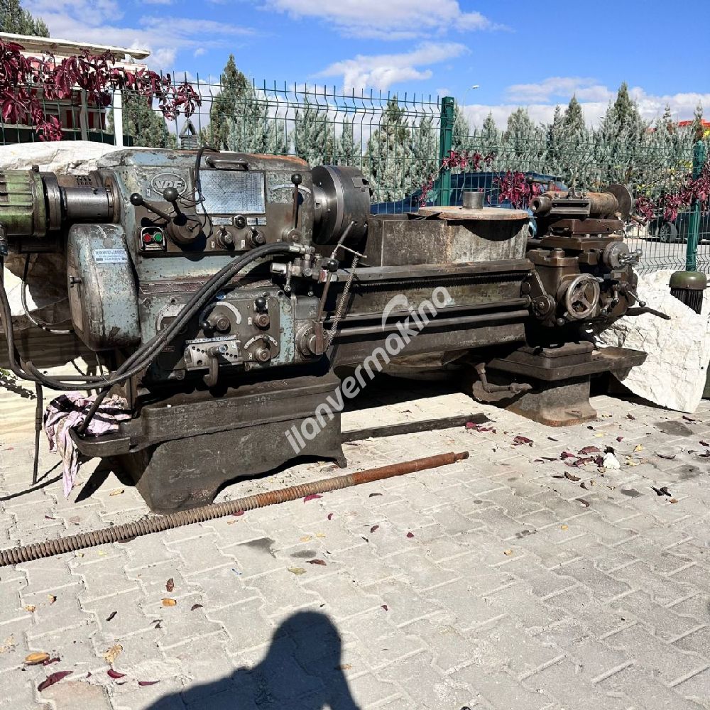 VDF MARKA 1 METRE 560 ÇAP ÜNİVERSAL TORNA TEZGAHI