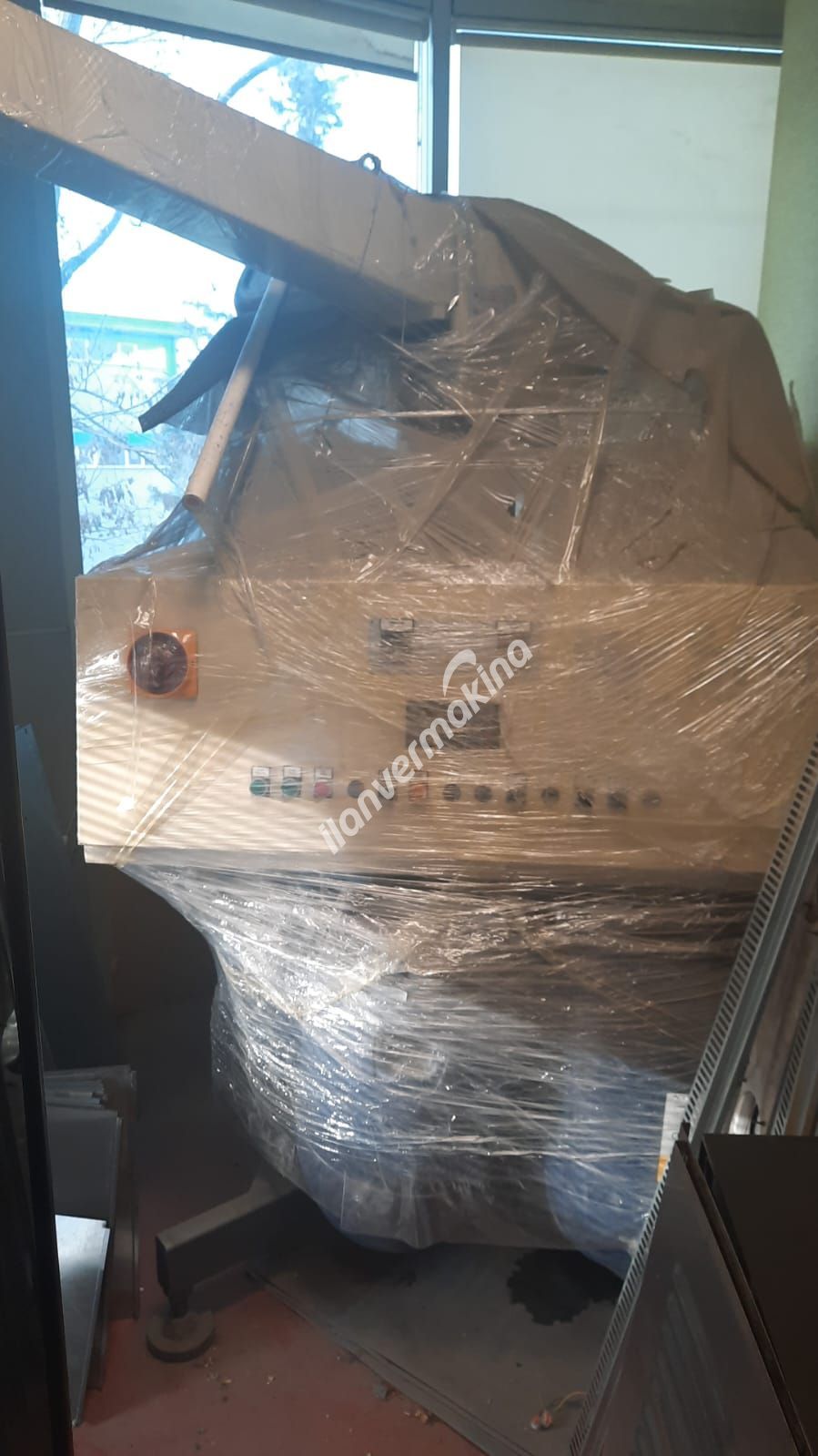 Saip marka, 1997 model, mekanik, 100 kg kapasiteli Poliüretan Maknesi