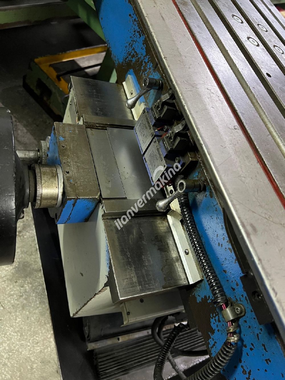 Hunter XL6336 - 6 Numara Göbekten Milli Kalıpçı Freze Dijitalli