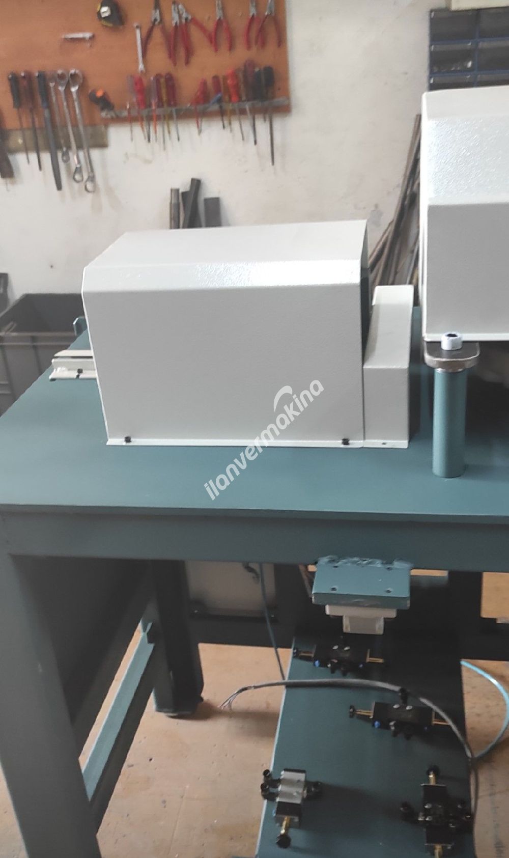 wick winding and cutting machine