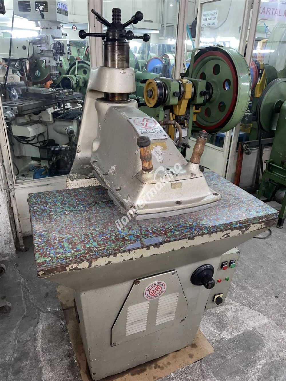 HİDROLİK GEZER KAFALI KESİM PRESİ 15 TONLUK