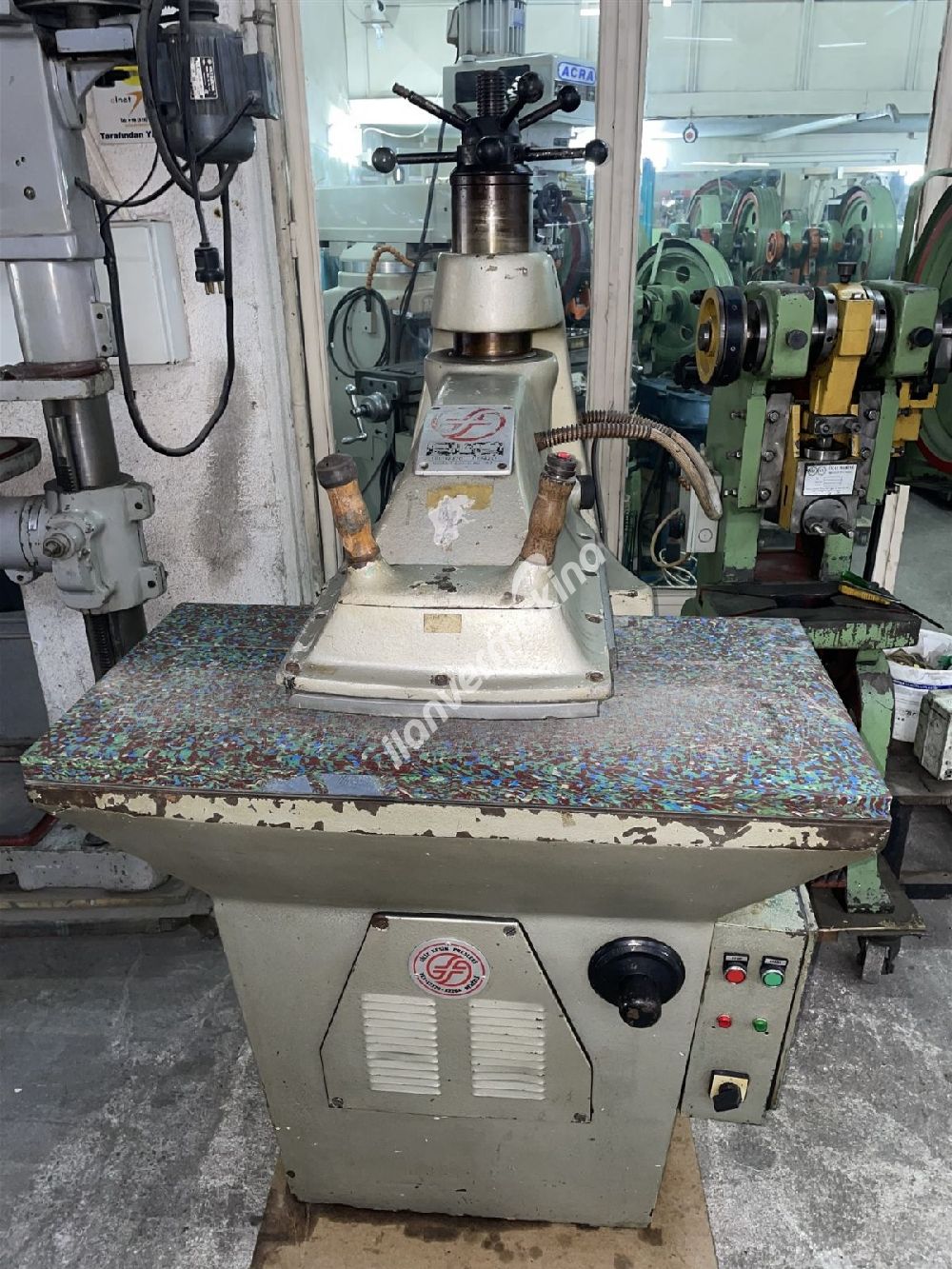 HİDROLİK GEZER KAFALI KESİM PRESİ 15 TONLUK