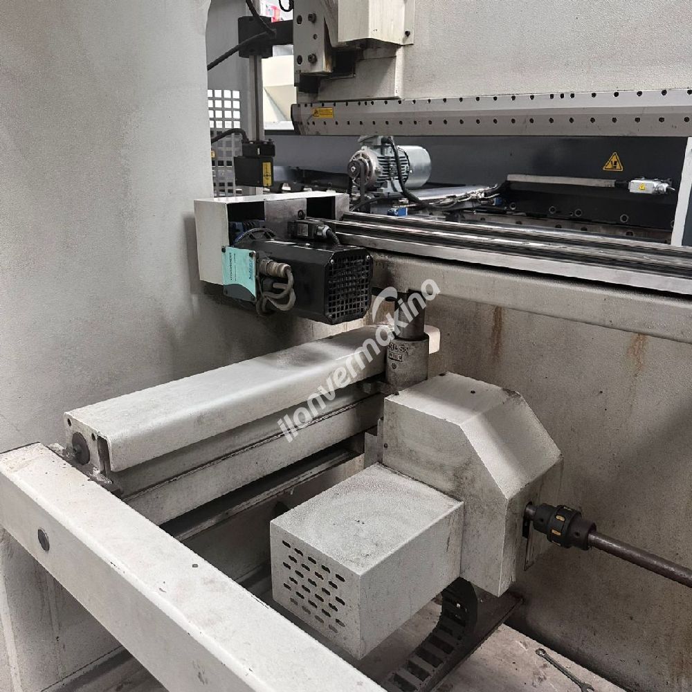 MVD MARKA 3 X120 TON 8 EKSEN CNC HİDROLİK ABKANT PRES