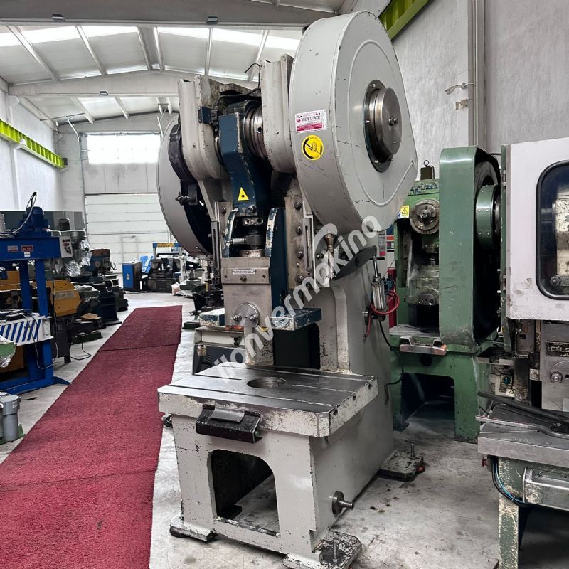 AKSÜT MARKA 125 TON ÇELİK GÖVDE EKSANTRİK PRES