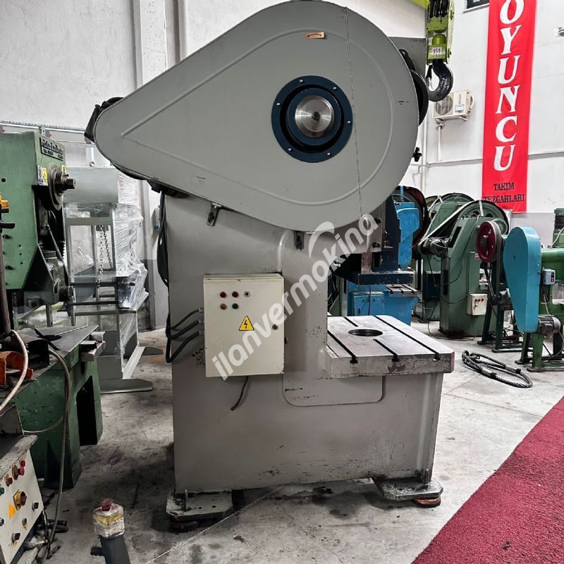 AKSÜT MARKA 125 TON ÇELİK GÖVDE EKSANTRİK PRES