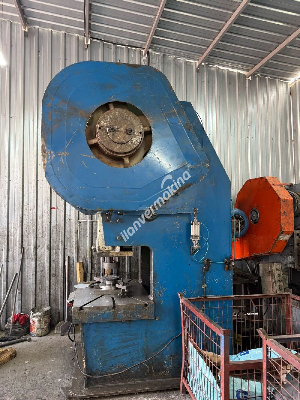 250 TON ANGARAJLI EKSANTRİK C TİPİ PRES MAKİNASI