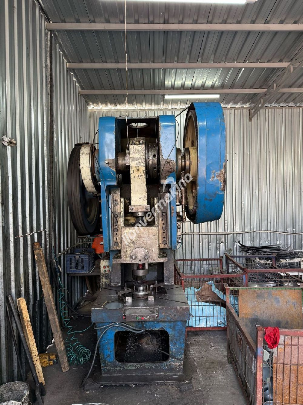 250 TON ANGARAJLI EKSANTRİK C TİPİ PRES MAKİNASI