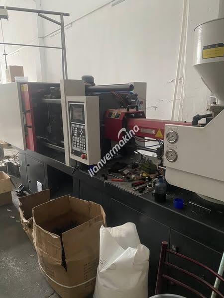 140T PLASTİK ENJEKSİYON MAKİNASI