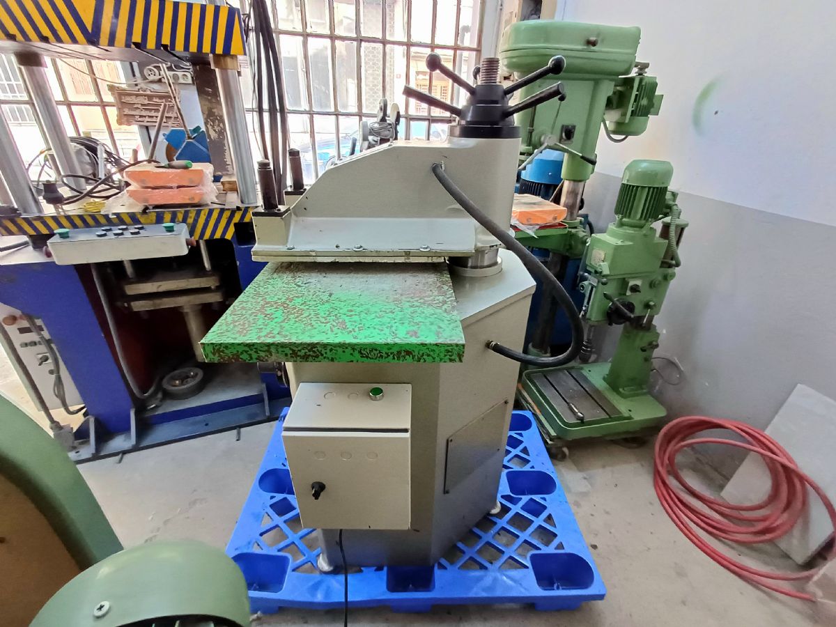 220 VOLT GÜVEN MARKA 15 TON KESİM PRESİ