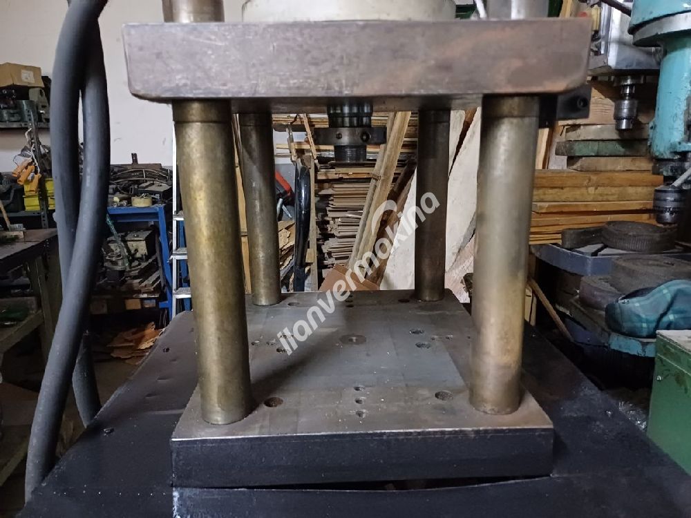 15 TON HİDROLİK PRES 