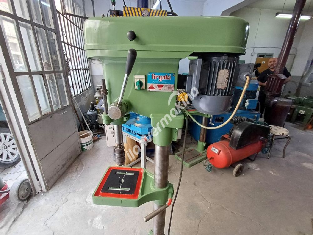 TİRYAKİ 16 KAYIŞLI SÜTUNLU MATKAP TEZGAHI