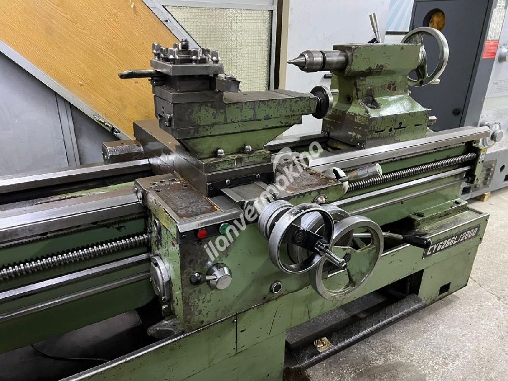 Yunnan CY6266L -  660 Çap 2 Metre Torna Tezgahı