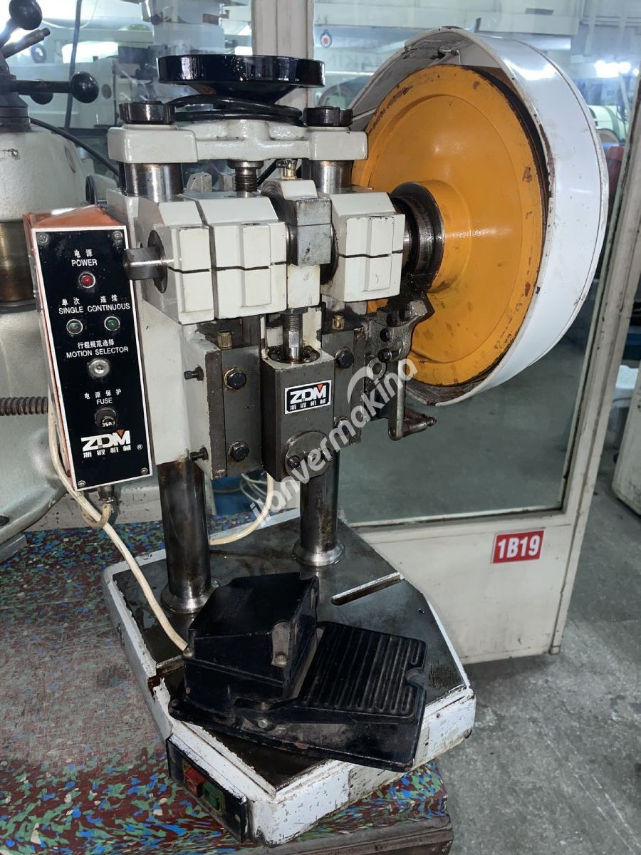 1 TONLUK EKSANTRİK PRES MASAÜSTÜ