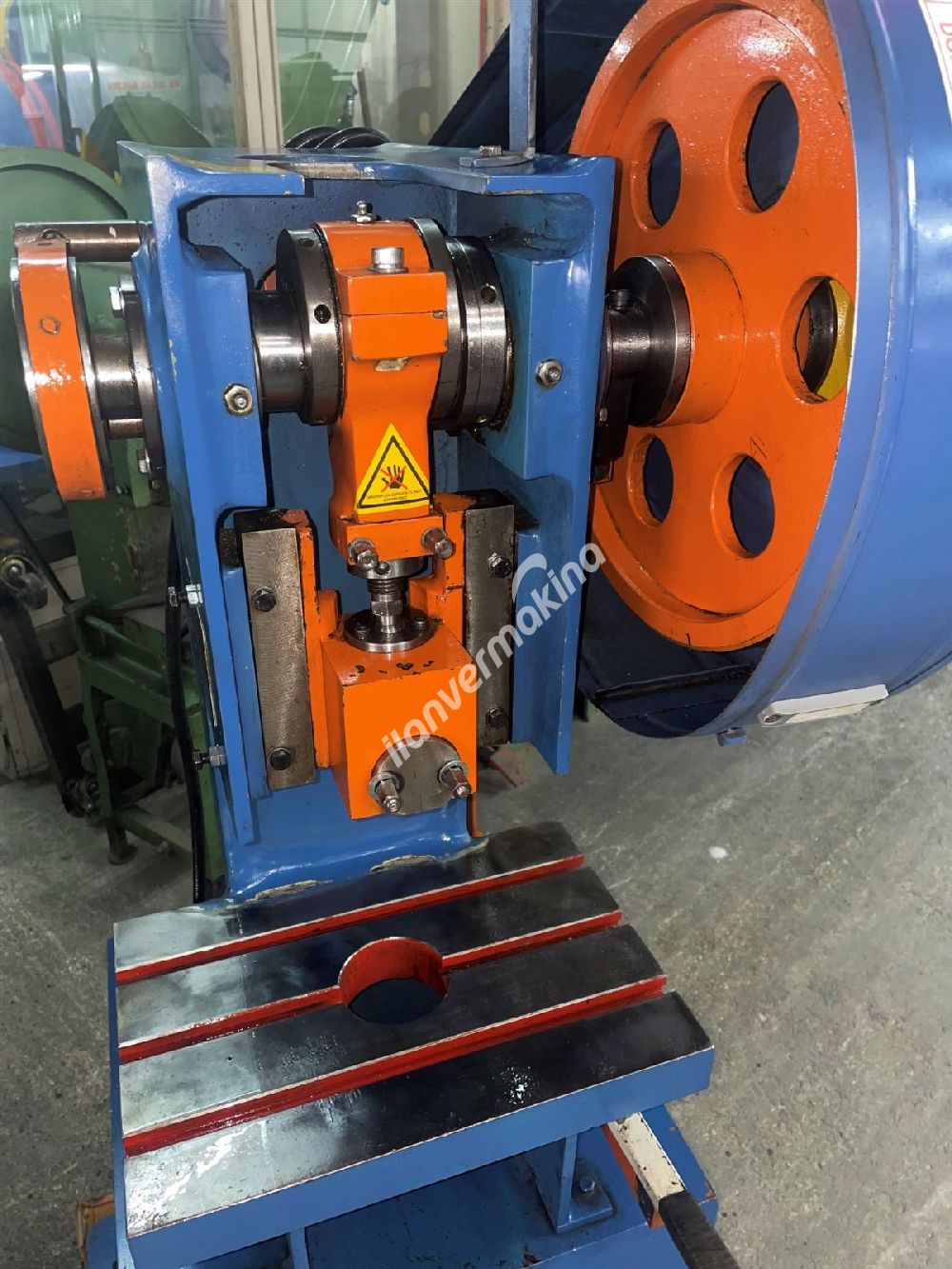 5 TONLUK EKSANTRİK PRES ÇELİK GÖVDE