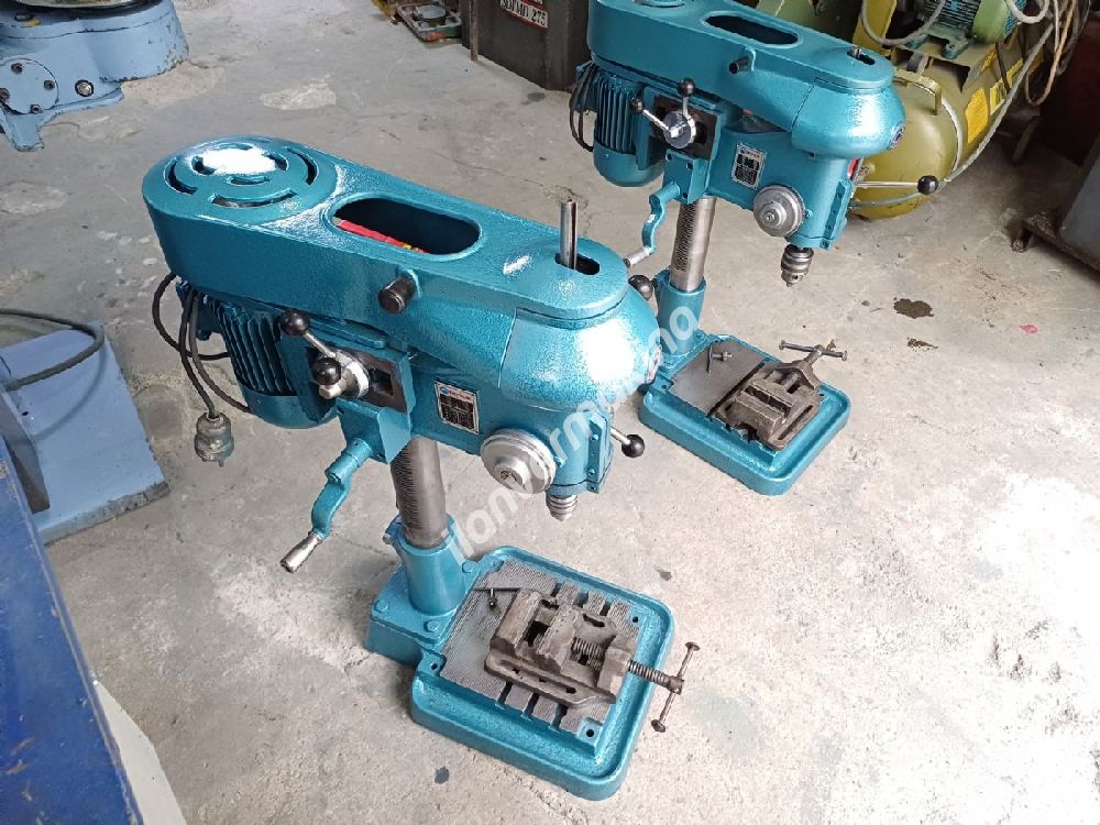 EKÇELİK ÇİFT DEVİRLİ KILAVUZ ÇEKME MATKAP TEZGAHI