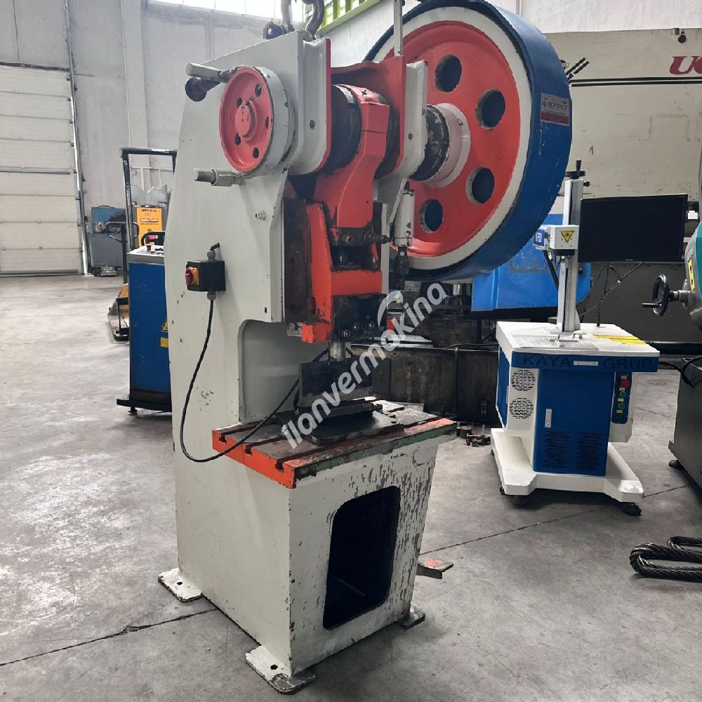 30 TON ÇELİK GÖVDE EKSANTRİK PRES 