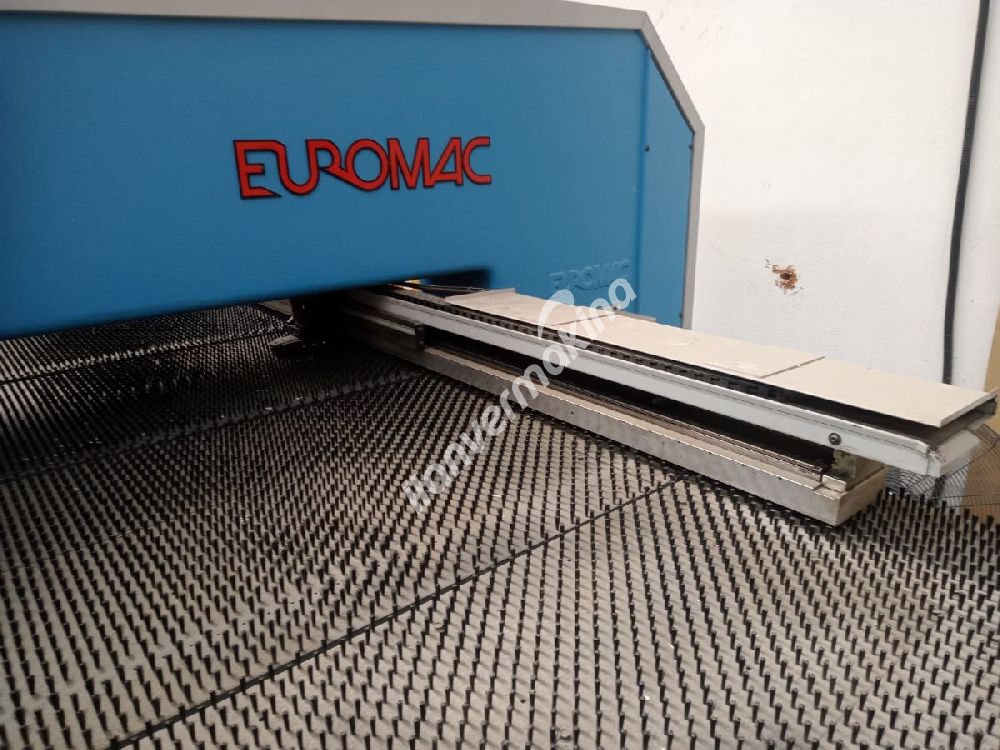 CNC PUNCH MAKİNESİ