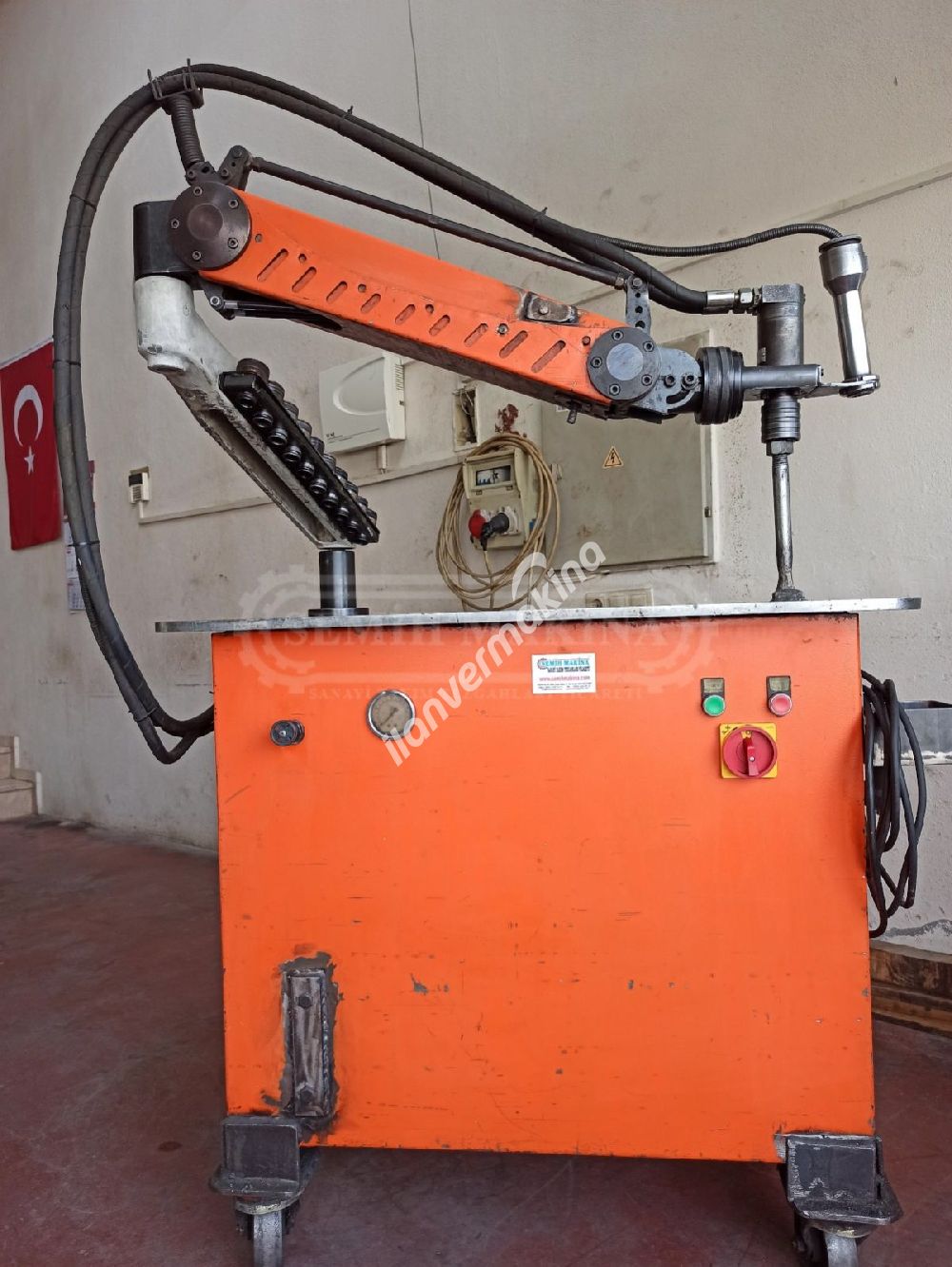 Sıfır Ayarında Akrobat Hidrolik Kılavuz Çekme Makinesi 
