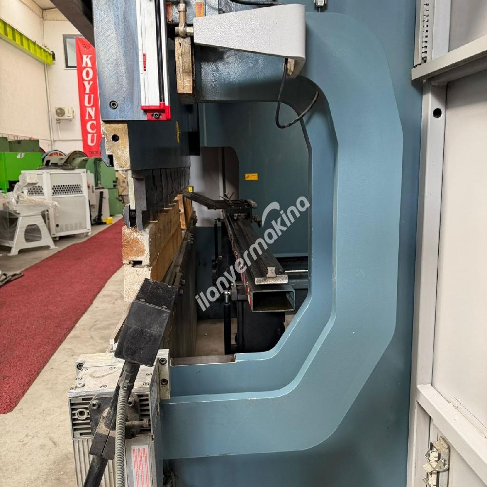 DURMAZLAR MARKA 3 METRE 100 TON 4 EKSEN CNC HİDROLİK ABKANT PRES