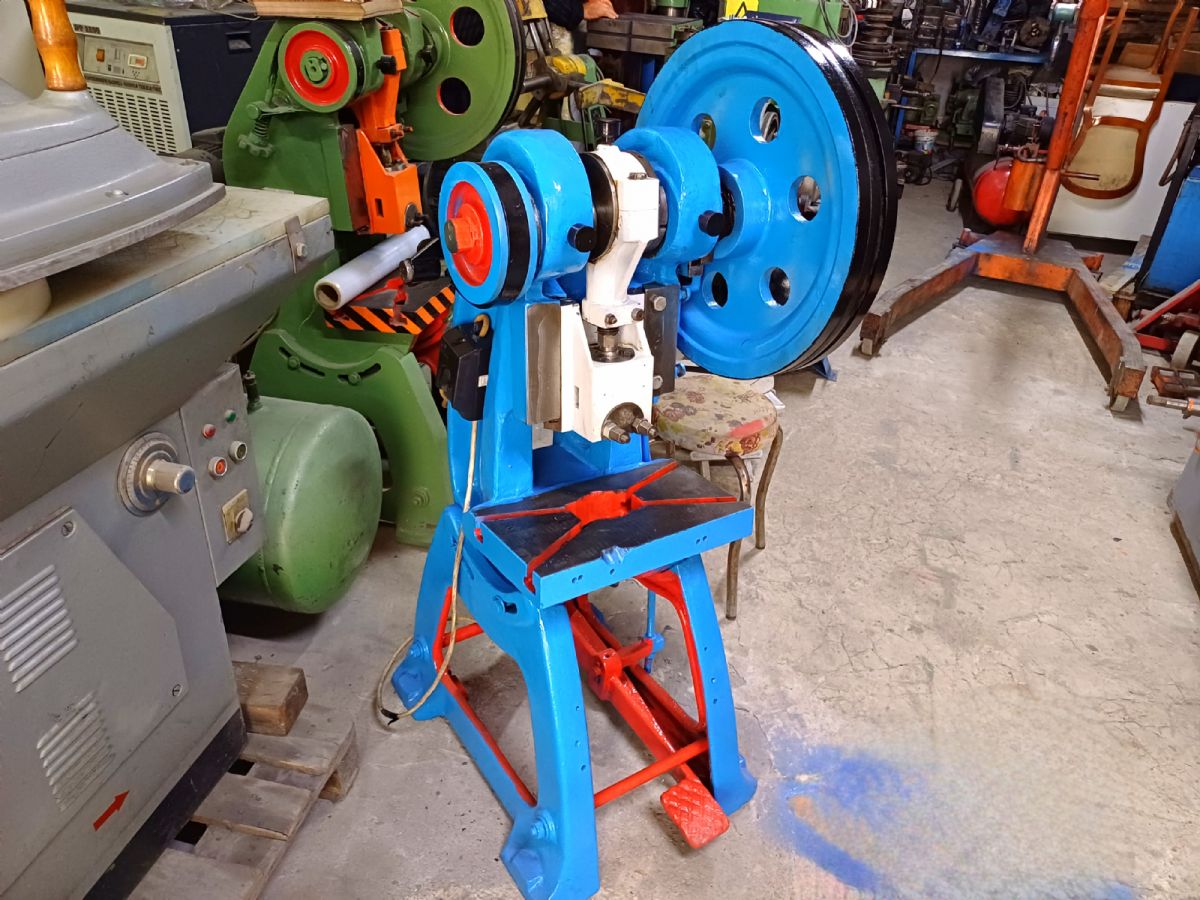 8 TON EKSANTRİK PRES