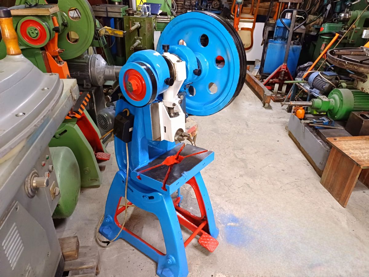 8 TON EKSANTRİK PRES