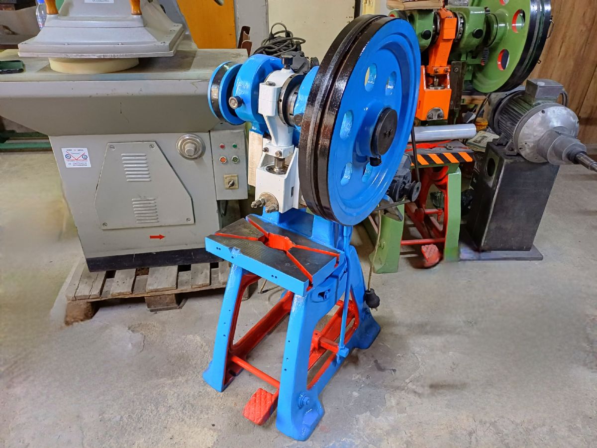 8 TON EKSANTRİK PRES