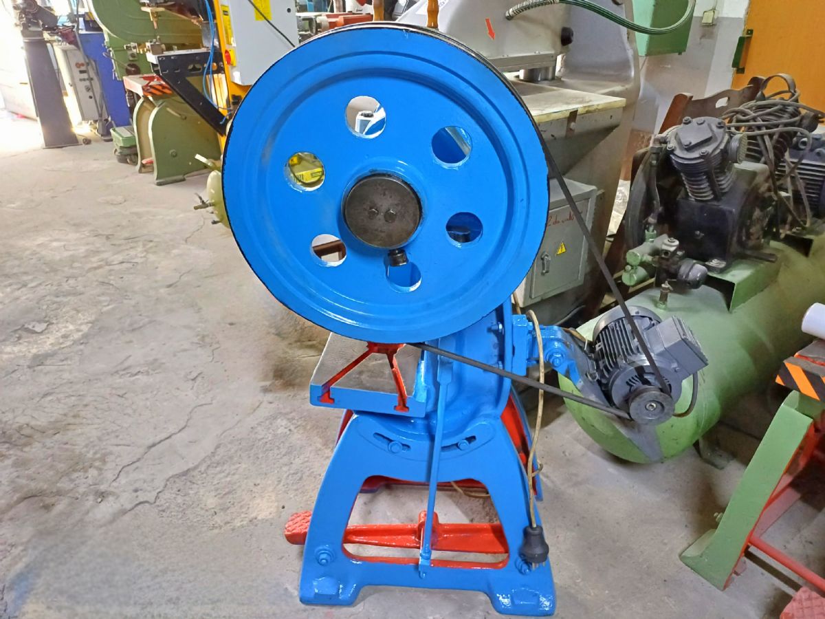 8 TON EKSANTRİK PRES